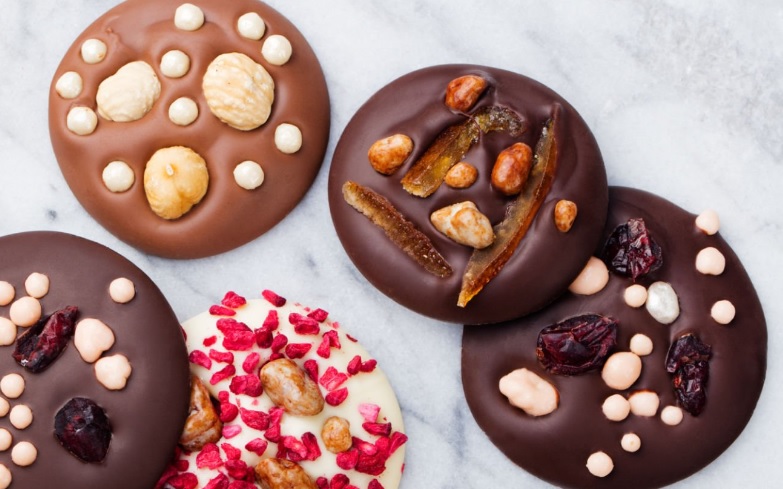 Oblewanie polewą w dużych zakładach — jak HASBORG wspiera masową produkcję