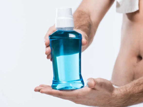 Jakie są przeciwwskazania do stosowania chlorheksydyny w jamie ustnej?