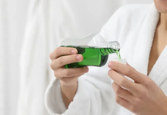 Czy można stosować chlorheksydynę przy noszeniu aparatu ortodontycznego?